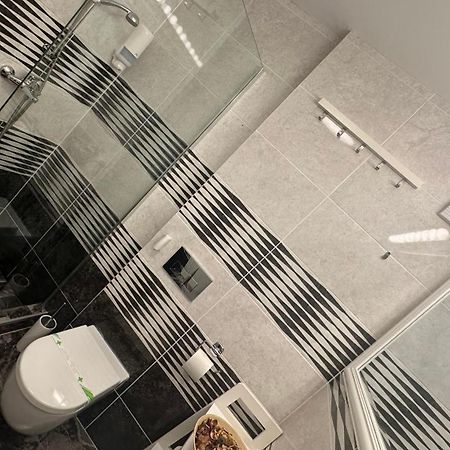 אוטופן La Maison De Zoe - Airport Residences מראה חיצוני תמונה